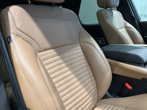 Used 2024 Land Rover Discovery Dynamic SE image 52