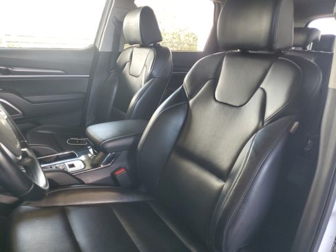 Used 2023 Kia Telluride LX AWD/4WD image 17