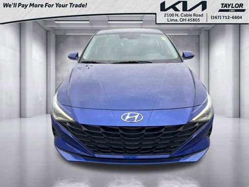 Used 2023 Hyundai Elantra SEL w/ Preferred Accessory Package image 2