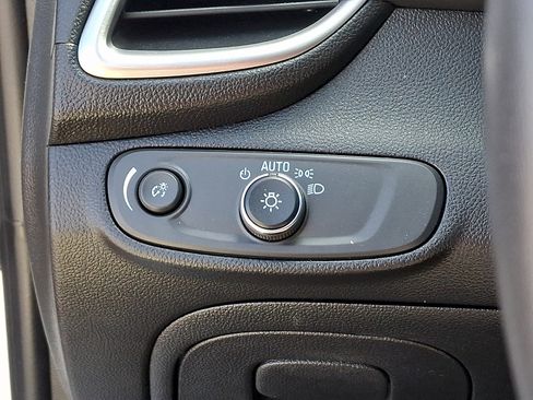 Used 2022 Chevrolet Trax LT w/ Sport Edition image 25