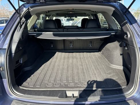 Used 2017 Subaru Outback 2.5i Limited image 20