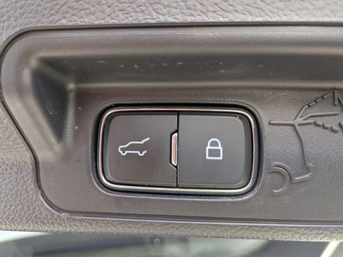 Used 2025 Ford Explorer ST AWD/4WD image 15