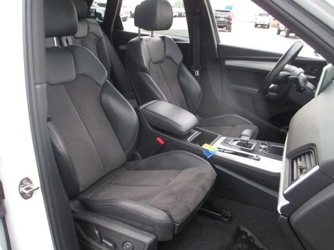 Used 2020 Audi SQ5 Premium Plus AWD/4WD image 24