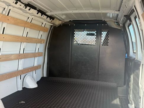 Used 2024 Chevrolet Express 2500 Regular Van 3D image 11