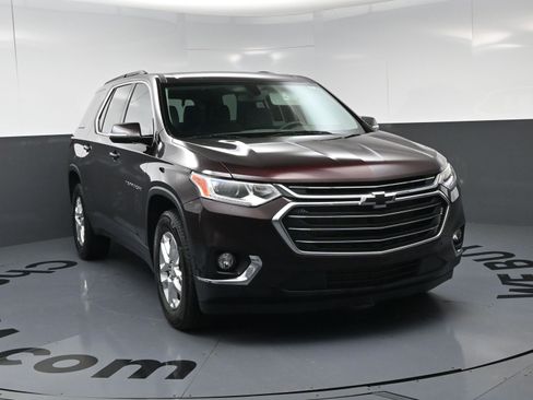 Used 2020 Chevrolet Traverse LT FWD image 3