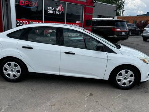 Used 2014 Ford Focus S FWD image 3