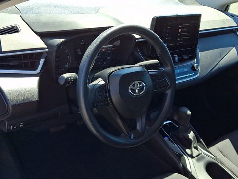 Used 2025 Toyota Corolla LE FWD image 16