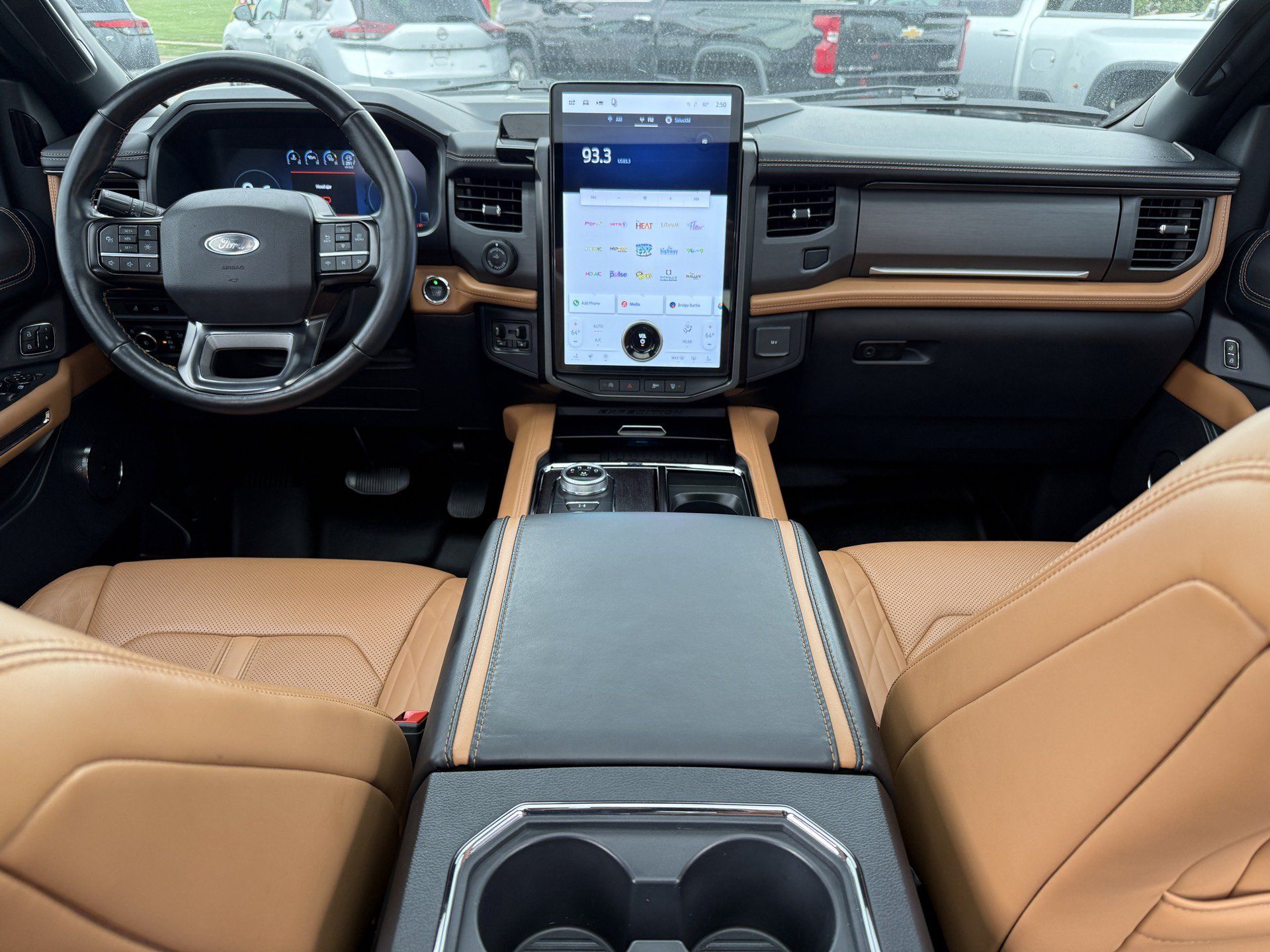 Used 2023 Ford Expedition Platinum AWD/4WD image 11
