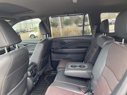 Used 2024 Honda Passport Black Edition image 16