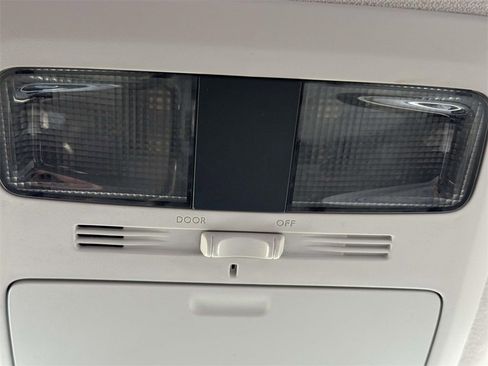 Used 2018 Subaru Forester 2.5i w/ Alloy Wheel Package image 21