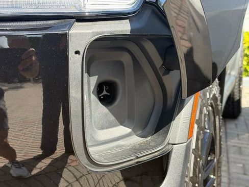 Used 2026 Rivian R1S Adventure image 29