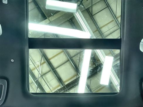 Used 2025 Honda Pilot TrailSport image 29