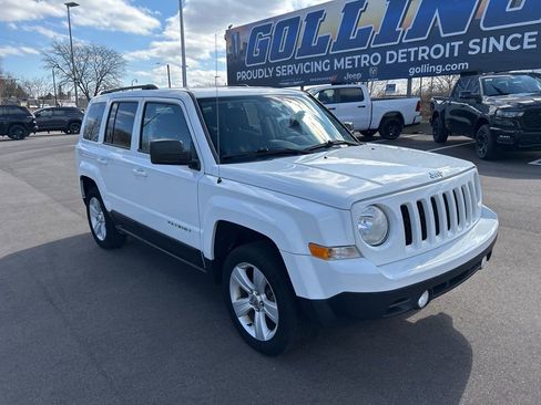 Used 2016 Jeep Patriot Latitude image 3