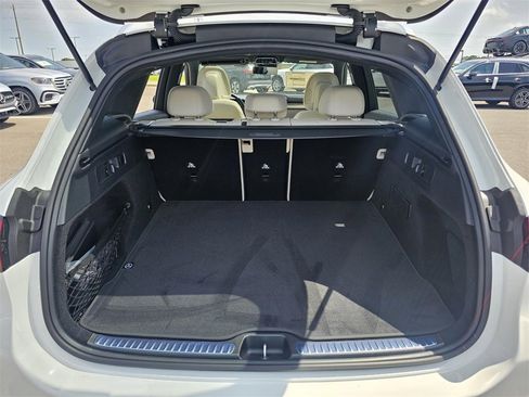 New 2025 Mercedes-Benz GLC 300 image 9