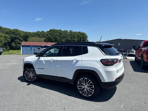 Used 2023 Jeep Compass Limited w/ Elite Group AWD/4WD image 4