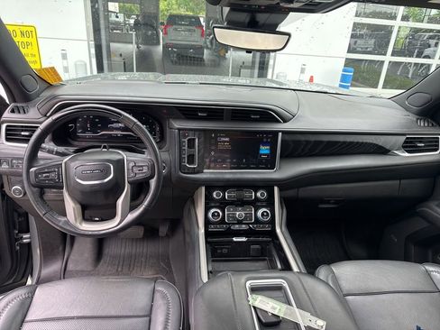 Used 2023 GMC Yukon Denali w/ Denali Reserve Package RWD image 15