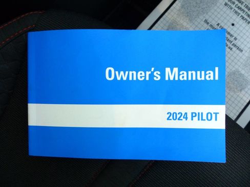 Used 2024 Honda Pilot Sport image 42
