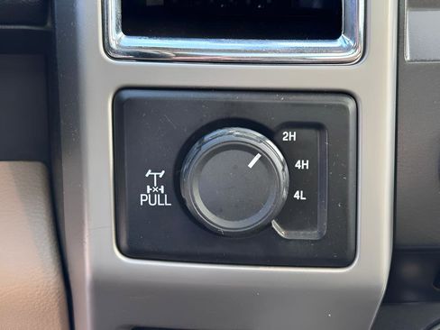 Used 2017 Ford F250 Lariat w/ Chrome Package image 31