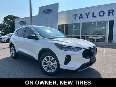 Used 2023 Ford Escape Active FWD image 1