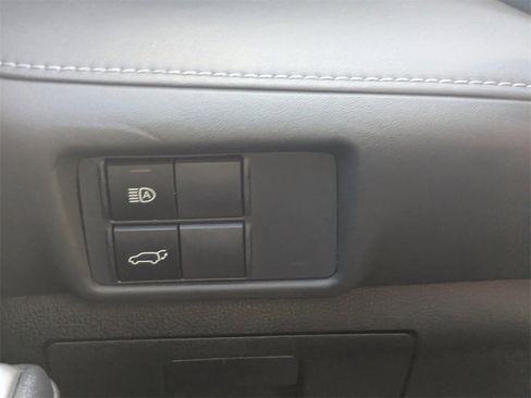 Used 2021 Toyota Highlander XLE image 29