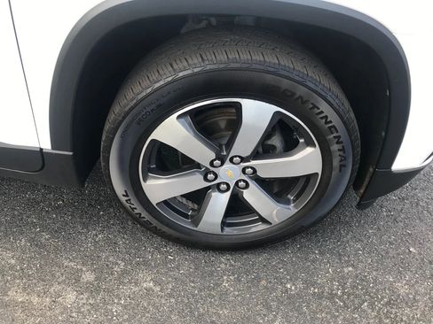 Used 2020 Chevrolet Traverse LT w/ LT Premium Package image 48