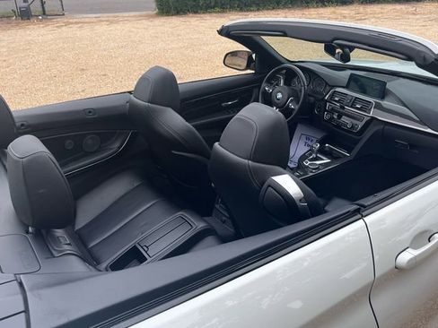 Used 2018 BMW M4 Convertible image 14