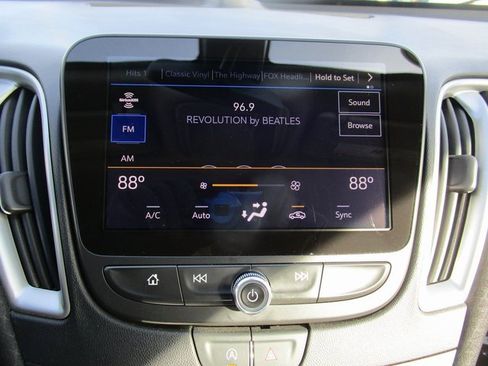 Used 2022 Chevrolet Malibu LT image 31