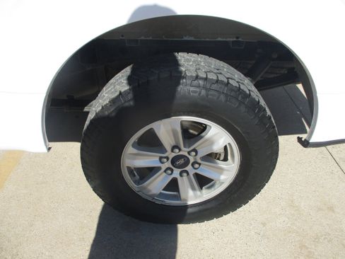 Used 2016 Ford F150 XL w/ Equipment Group 101A Mid image 4