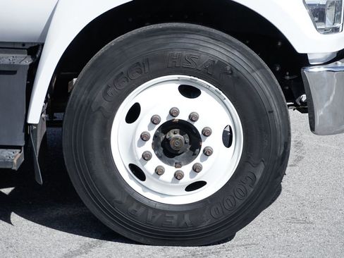 Used 2016 Ford F650 2WD Regular Cab Super Duty image 47