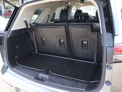 Used 2025 Nissan Pathfinder Platinum w/ Cargo Package FWD image 16