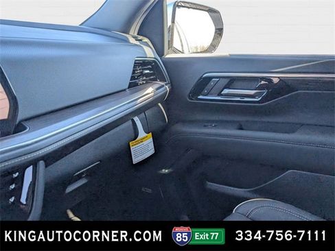 New 2026 Chevrolet Suburban Premier image 13