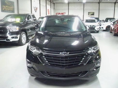 Used 2021 Chevrolet Equinox LT image 2
