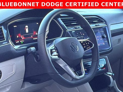 Used 2022 Volkswagen Tiguan SE R-Line image 10