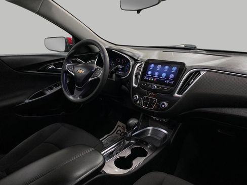 Used 2021 Chevrolet Malibu LT image 18