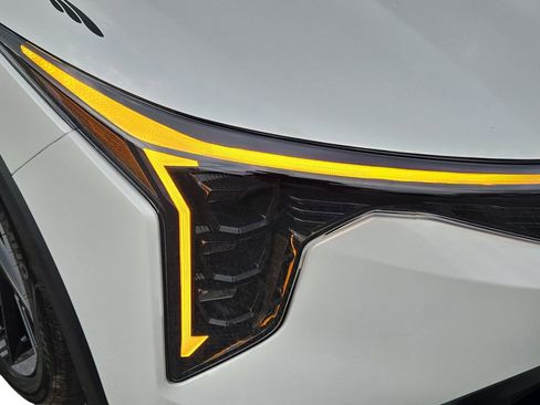 New 2025 Kia K4 EX image 5