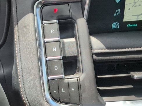 Certified 2023 Chevrolet Suburban High Country RWD image 26