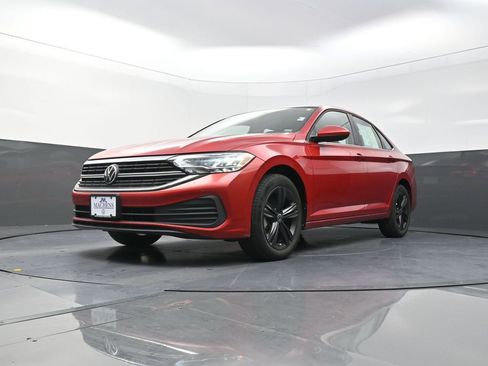 Used 2023 Volkswagen Jetta SE w/ Panoramic Sunroof Package FWD image 25