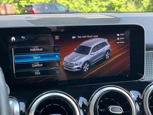 Used 2020 Mercedes-Benz GLB 250 4MATIC image 40