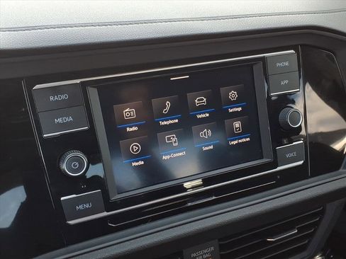 Certified 2023 Volkswagen Jetta S image 28