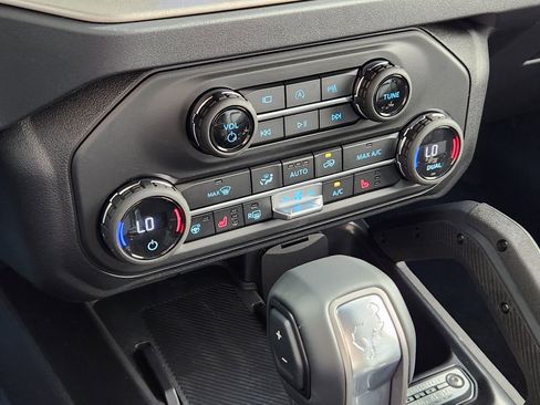 New 2026 Ford Bronco Outer Banks w/ Sasquatch Package image 24