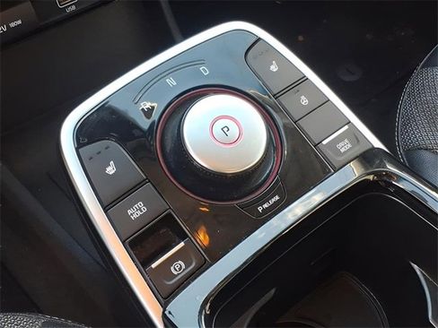 Used 2022 Kia Niro EX w/ Cold Weather Package image 12