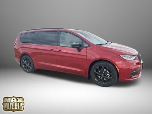 New 2026 Chrysler Pacifica Select image 16