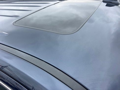 Used 2017 GMC Yukon XL SLT w/ Open Road Package image 9