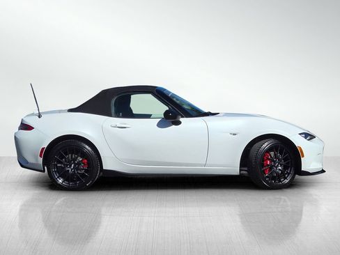 Certified 2025 MAZDA MX-5 Miata Club w/ Brembo/BBS Recaro Package RWD image 4