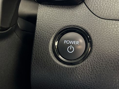 Used 2025 Toyota Camry LE image 34