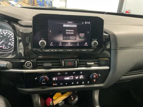 Used 2024 Nissan Pathfinder SV AWD/4WD image 25