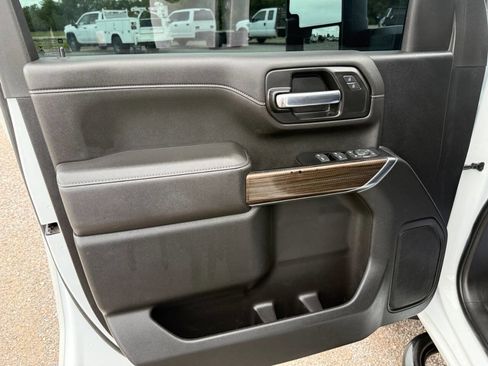 Used 2022 Chevrolet Silverado 2500 LT w/ Convenience Package AWD/4WD image 17