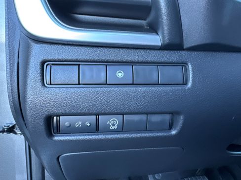 Used 2023 Nissan Rogue SV image 15