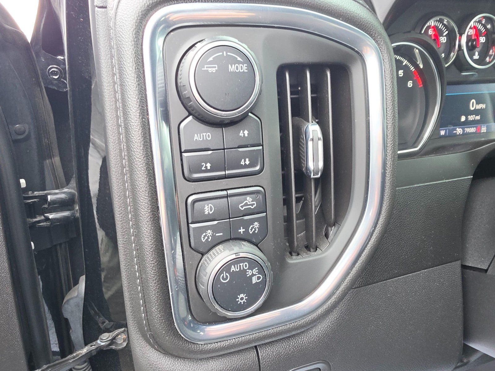 Used 2020 Chevrolet Silverado 1500 RST AWD/4WD image 36