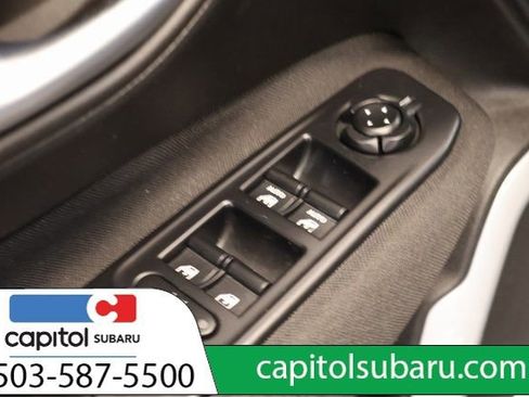 Used 2018 Jeep Renegade Latitude image 11